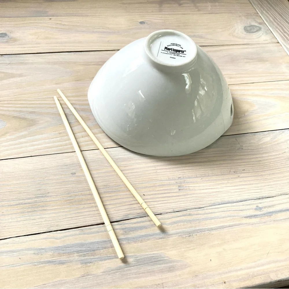 PIER 1 Kai Noodle Ramen Rice Bowl with Chopsticks Creamy White 7.25 x 3.24 in